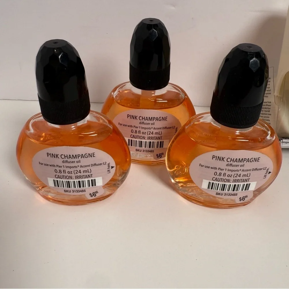 Pier 1 Imports Pink Champagne Oil Lot With Plugin Flower Scent Diffuser NEW